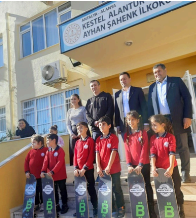 TÜRKİYE’DE İLK: OLİMPİK KAYKAY SPORU OKULLARA AÇILIYOR