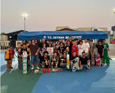 ADANA’DA ZAFER KUPASI KAYKAY ŞAMPIYONASI DÜZENLENDI