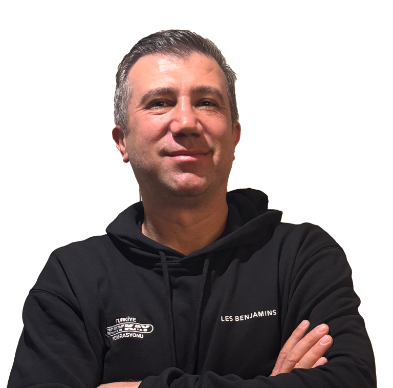 ÖZGÜR MÜLAZIMOĞLU